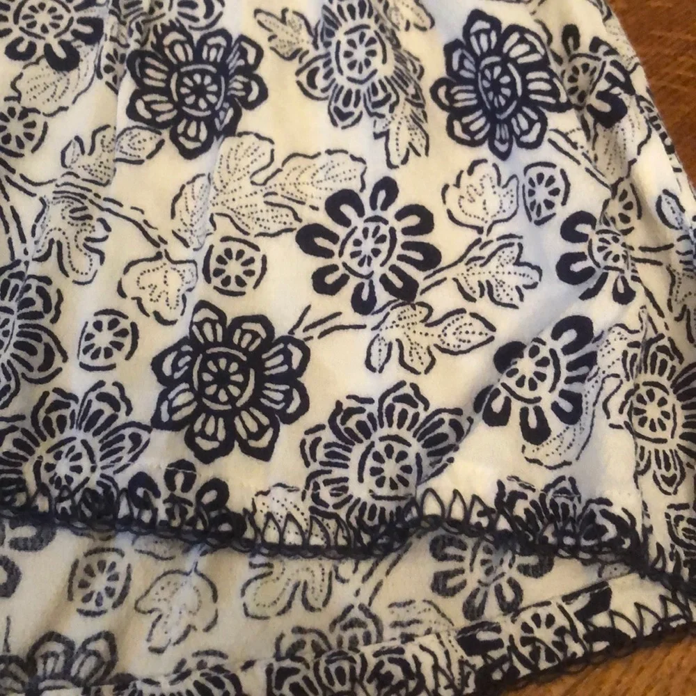 Navy and white floral print short sleeve midi dress in size 2T